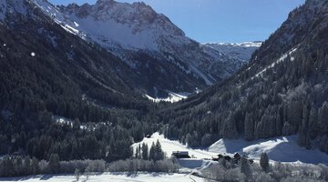 Steinbock-Loipe in Bödmen und Blick ins Gemsteltal
