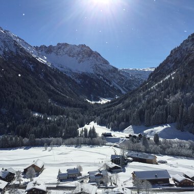 Steinbock-Loipe in Bödmen und Blick ins Gemsteltal