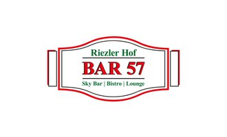 © Bar57 Logo Ein Schild mit dem Namen "BAR 57" im Riezler Hof. Es wird als Sky Bar, Bistro und Lounge beschrieben. | © Bar57 Logo